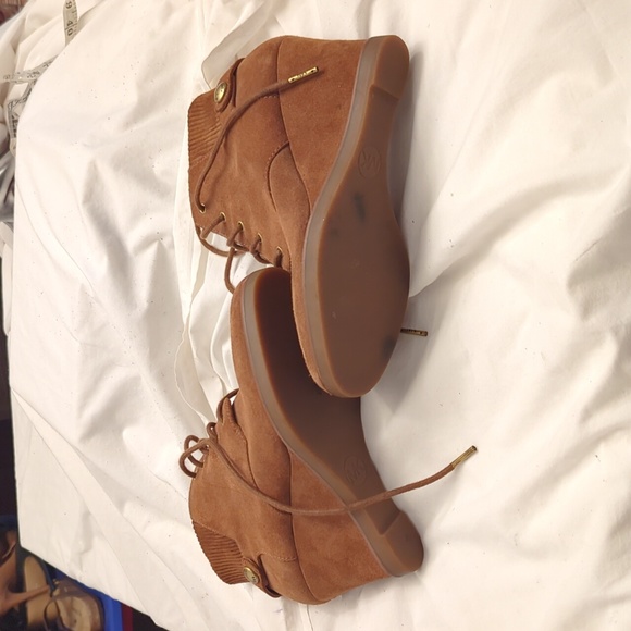 Michael Kors BROWN wedge booties - Picture 5 of 11
